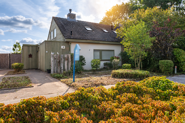 Foto - Te koop: De Stelle 21 
Rust, ruimte en uitzicht op enkele minuten van zee